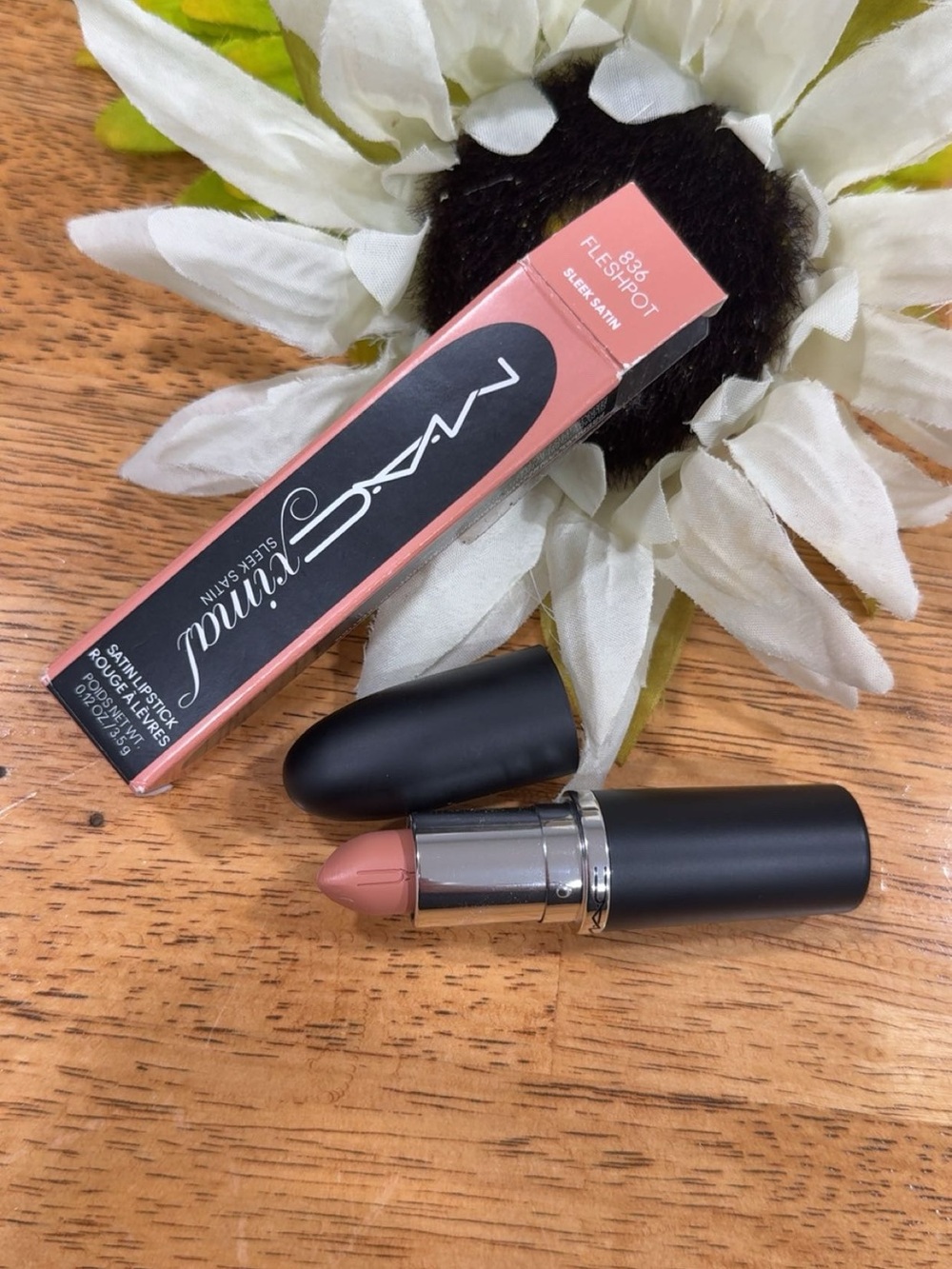 MAC Cosmetics Satin Lipstick - Fleshpot Sheer Pink-Nude - Picture 2 of 2